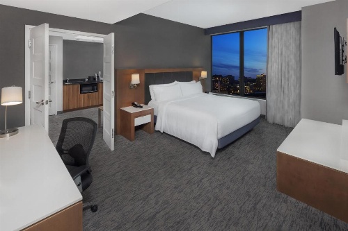Holiday Inn Hotel & Suites Montreal Centre-ville Ouest image 40