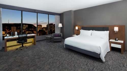 Holiday Inn Hotel & Suites Montreal Centre-ville Ouest image 43